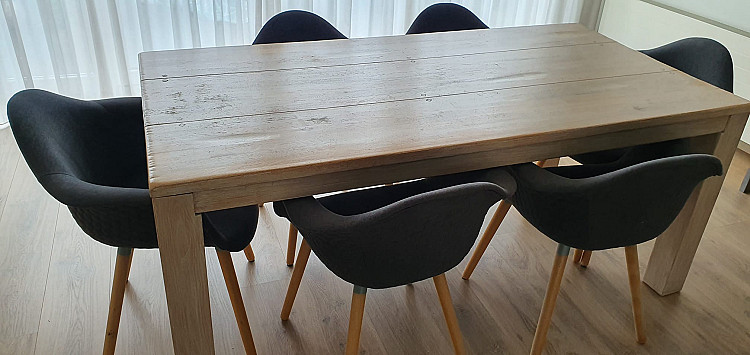 Dining table and coffee table made of solid wood: Both or separately!