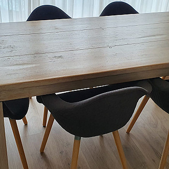 Dining table and coffee table made of solid wood: Both or separately!