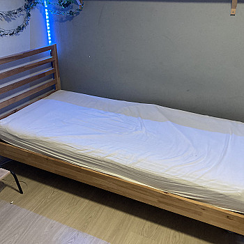 Кровать, матрас и реечное основание 90 х 200.