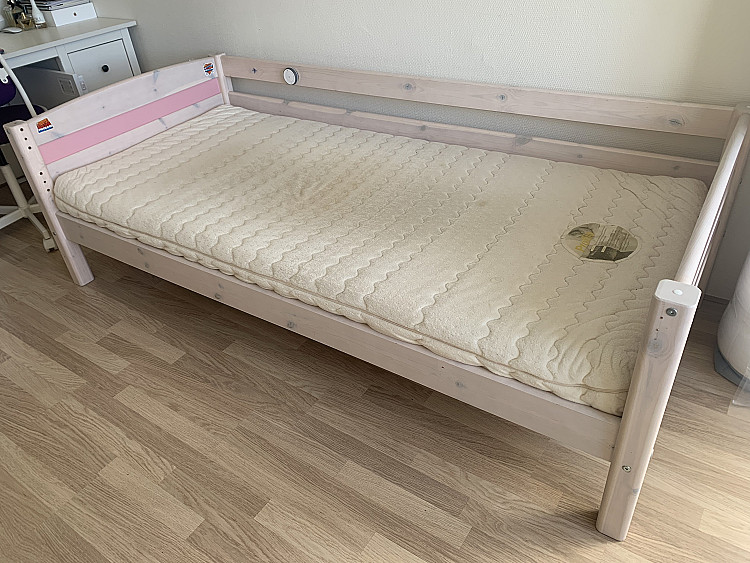 Loft bed for girl