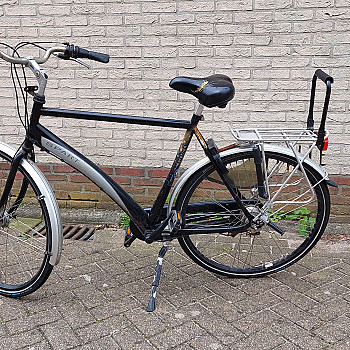 Second-hand men&#39;s bicycle offered