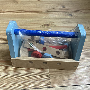 Игрушечный деревянный ящик для инструментов