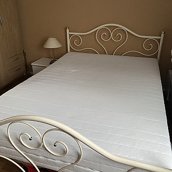 Double bed 140 by 200 including mattress