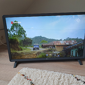 32 inch LG smart TV