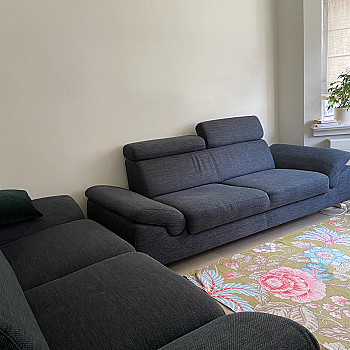 Twee grijze Montel zitbanken (sofa) - ook los verkrijgbaar