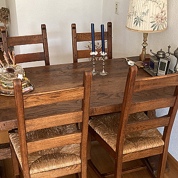 Dining area with four chairs 