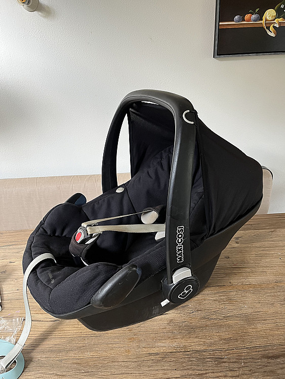 Maxi cosi з isofix