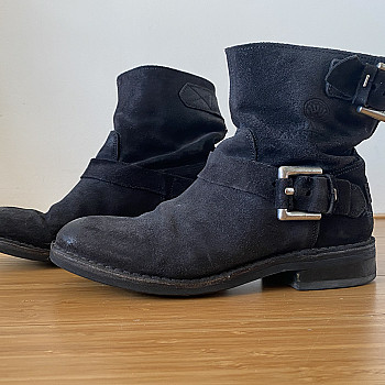 Black suede leather boots