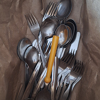 Bag with cutlery