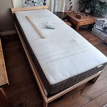 Bed + mattress