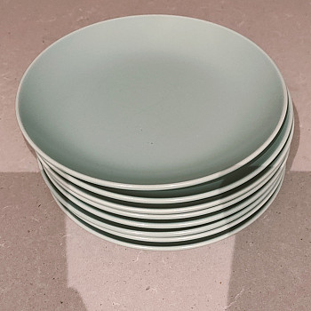 8 small plates, 20cm