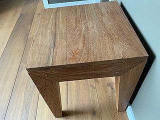 Eikenhouten tafel als bijzet- of gewoon als tafel
