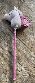 حصان هوبي هورس وحيد القرن