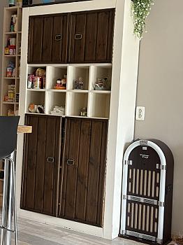 2 cabinets (set) offered for free 