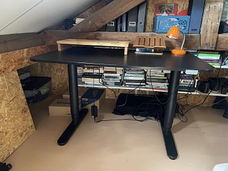 ኤሌክትሪክ (ደው ዝበለ) ጠረጴዛ 