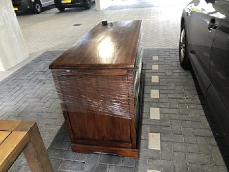 ማሆጋኒ ሳይድቦርድ