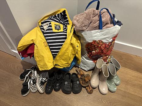 Wiilka dharka ah (3/4) cabbirka 104/110, gabadha (5) cabbirka 110/116 