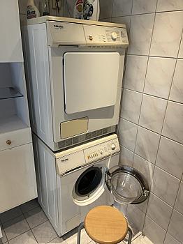Пральна машина та сушарка