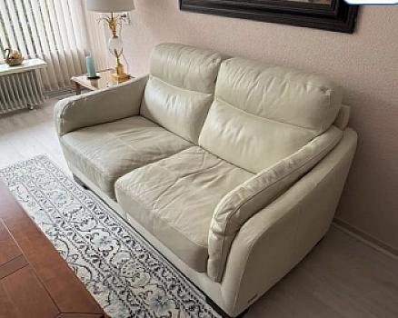 Baarn&#39;da dolaplar, kanepeler, masalar ve yataklar teslim alınmak üzere sunulmaktadır