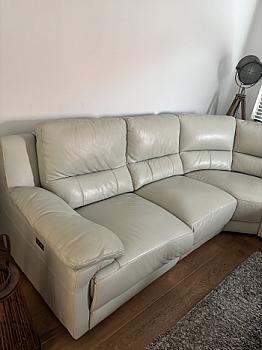 Світло-сірий модульний кутовий диван з електричною підставкою для ніг та зарядним пристроєм