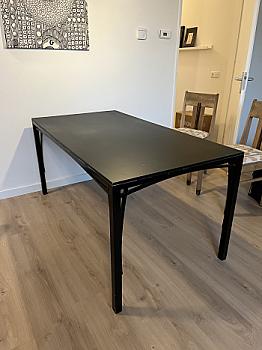 ጸሊም ዕንጨይቲ ጠረጴዛ፣ ነጻ ንምእካብ