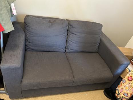 نیمکت خاکستری