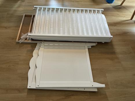 Beyaz yatak ve şilte