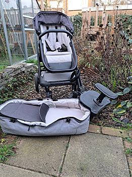 Gaari-carruureed oo leh agabyo