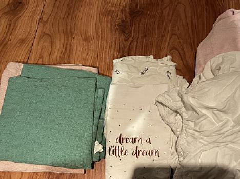 Crib bedding 