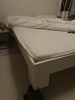 Cadre de lit + matelas 200*160