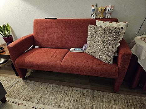 2 ወንበር ዘለዎ ሶፋ ኣብ ጽቡቕ ኩነታት