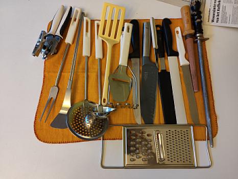 أدوات مطبخ متنوعة