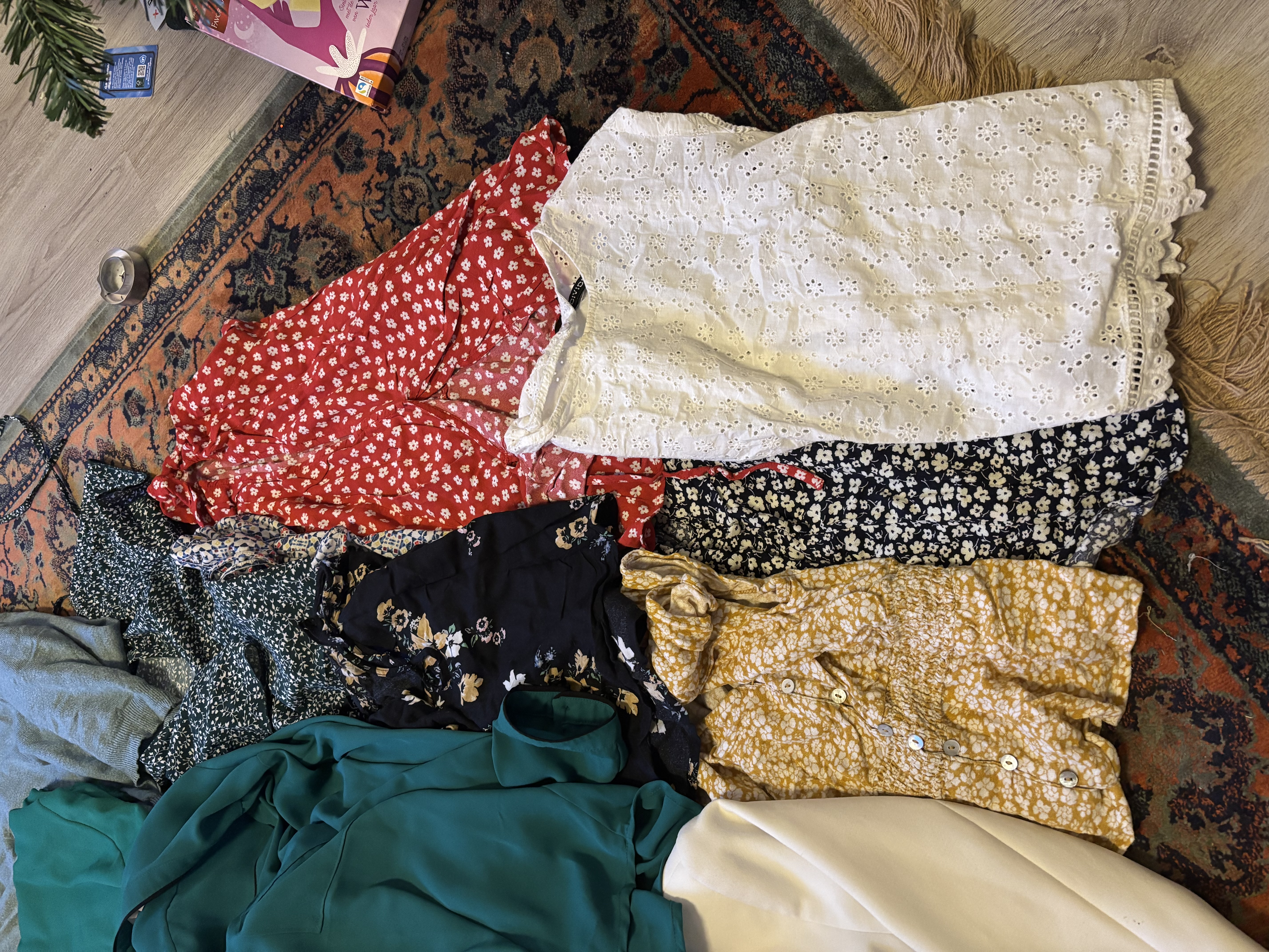 Ladies/girls clothing size 34/36 and shoes 36/37